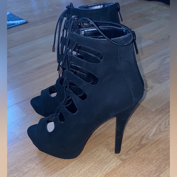 Black stiletto heels - Picture 4 of 6